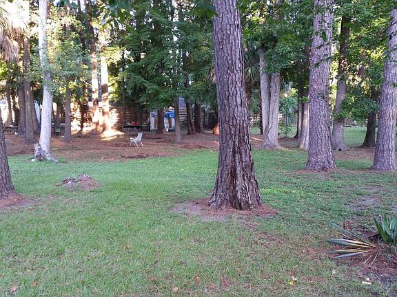 2nd image of 1004 Hodge Dr