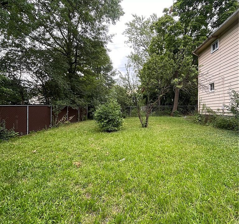 1st image of Sutton Pl