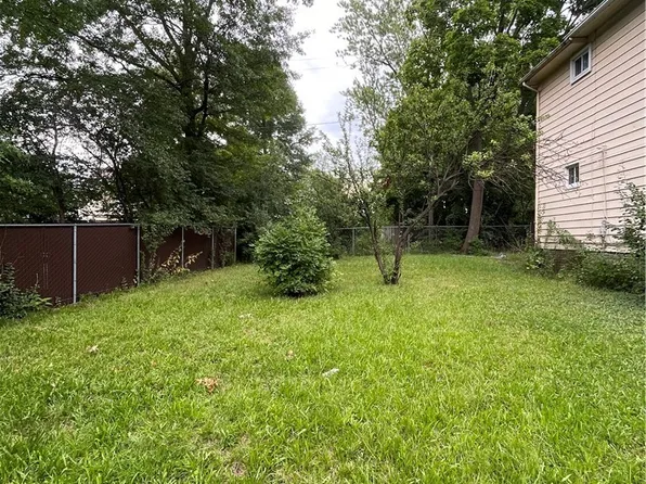 Sutton Pl, Shaker Heights, OH 44120