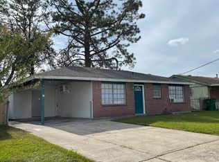 32 Aster Ln, Westwego, LA 70094