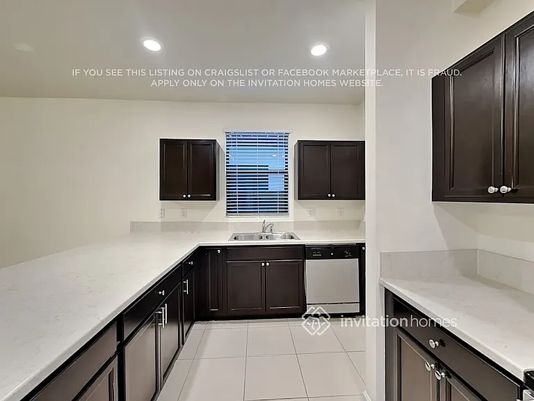 121 SE 35th Ave — Photo 9