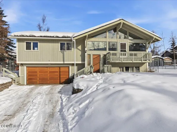 16941 Vanover Cir, Eagle River, AK 99577