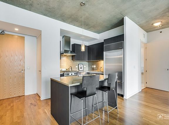 3rd image of 600 N Fairbanks Ct Unit 1604