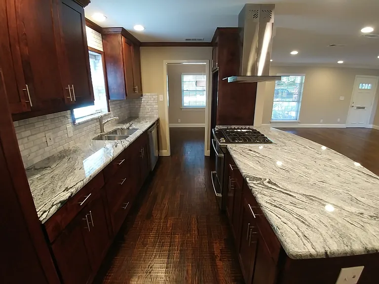 13434 Spring Grove Ave — Photo 8