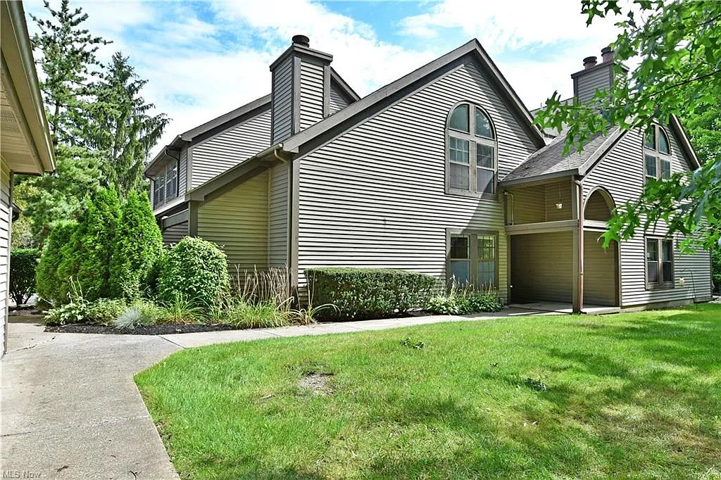 3820 Northwoods Ct NE Unit 3 photo 1