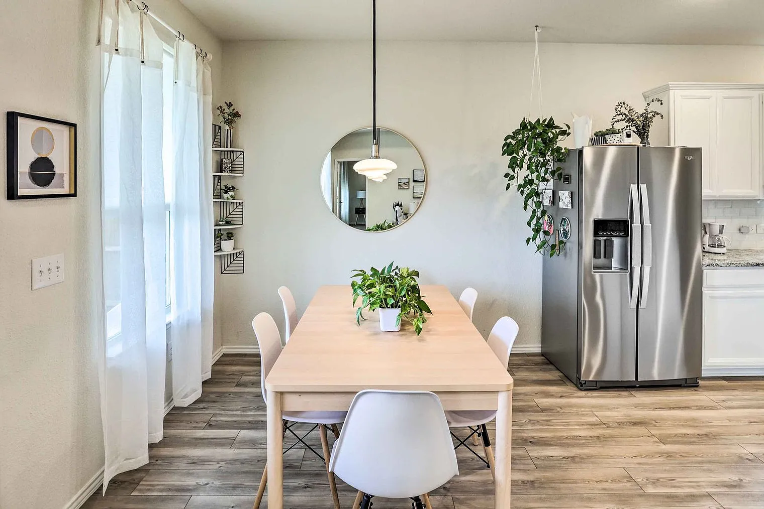 2 bed, 2.0 bath, 1399 sqft, $4,413 — Photo 4