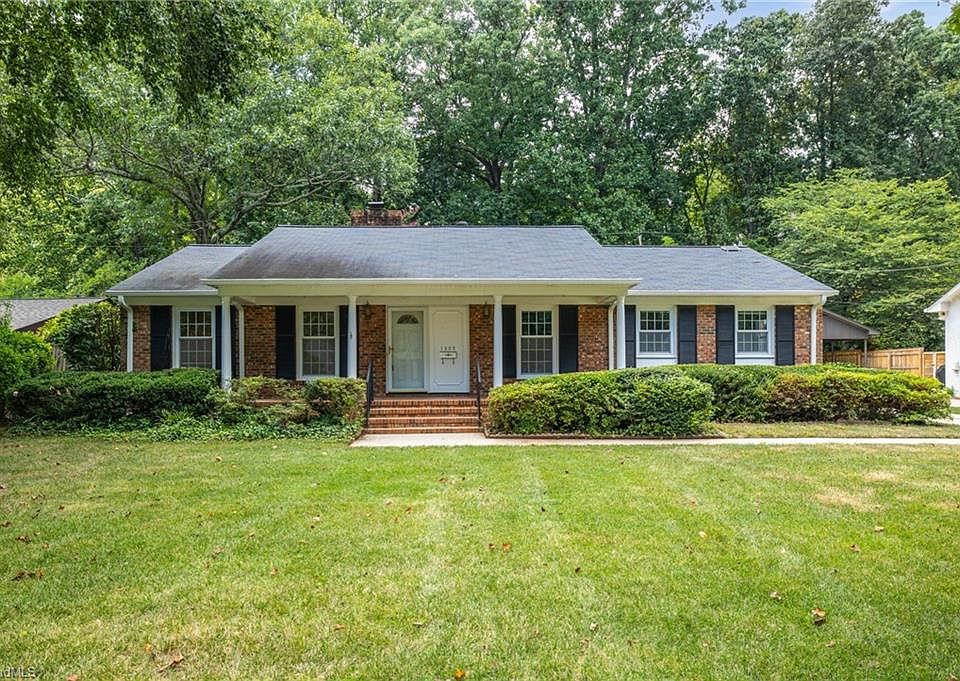 1st image of 1305 McDowell Dr