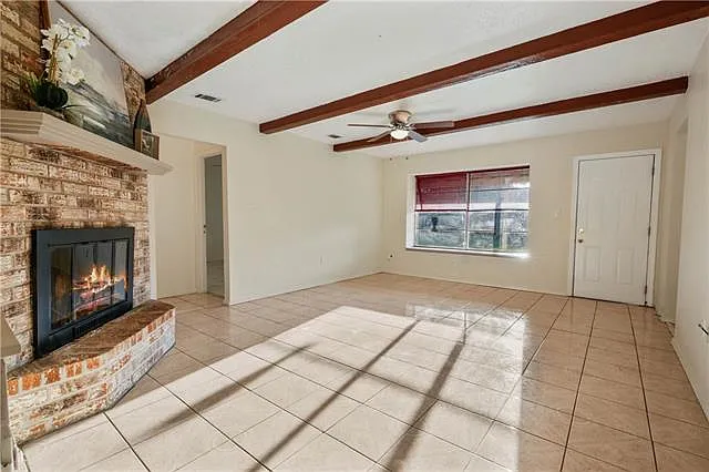3 bed, 2.0 bath, 1500 sqft, $1,600 — Photo 3