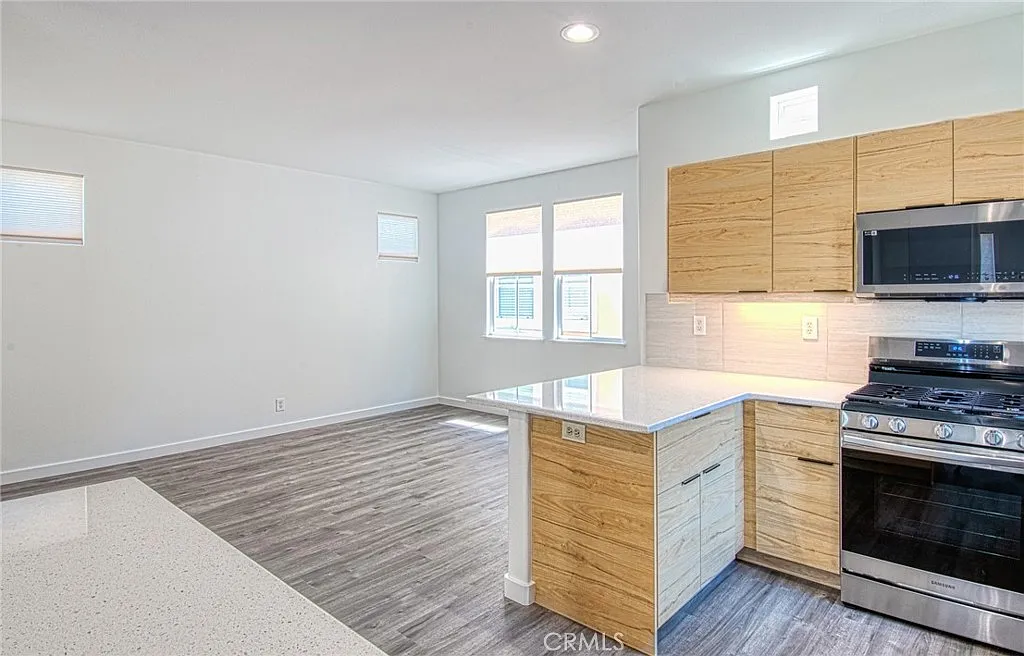 3 bed, 1548 sqft, $4,495 — Photo 4
