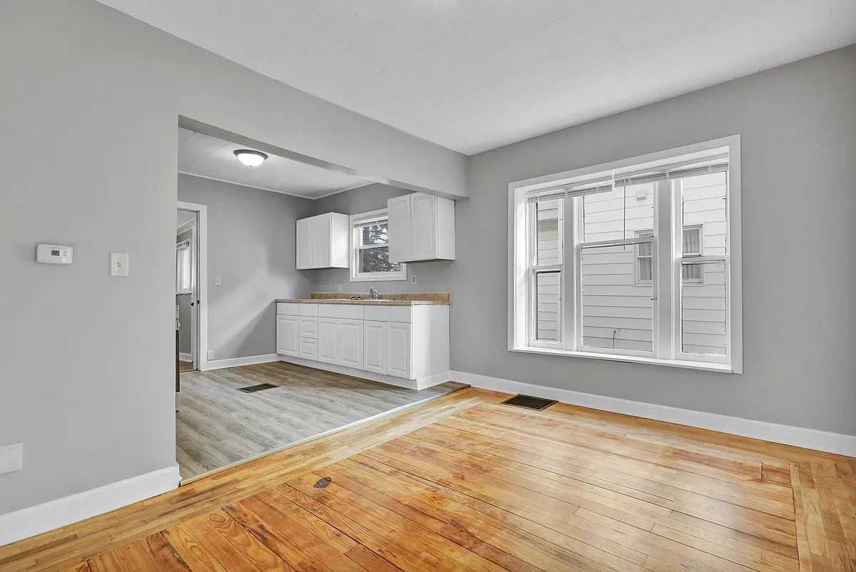 Building Photo - 405 E Hodge Ave #1
