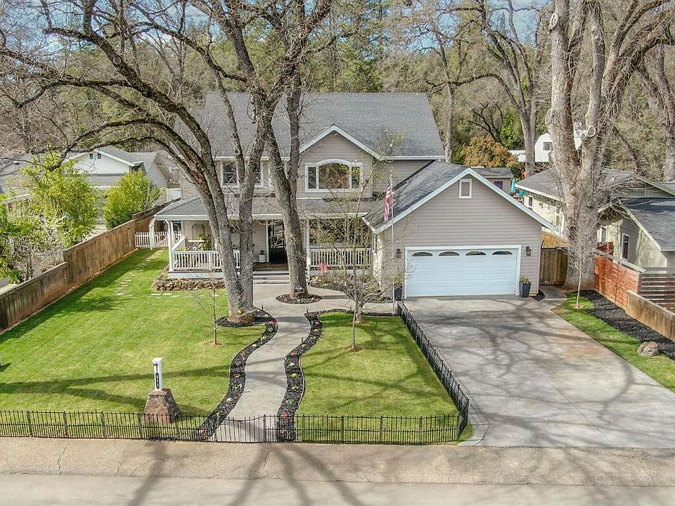 1st image of 511 Surrey Ln