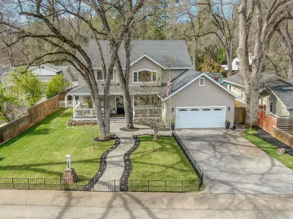 511 Surrey Ln, Murphys, CA 95247