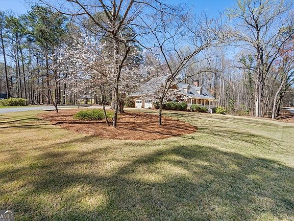 3rd image of 125 Lost Lake Rd