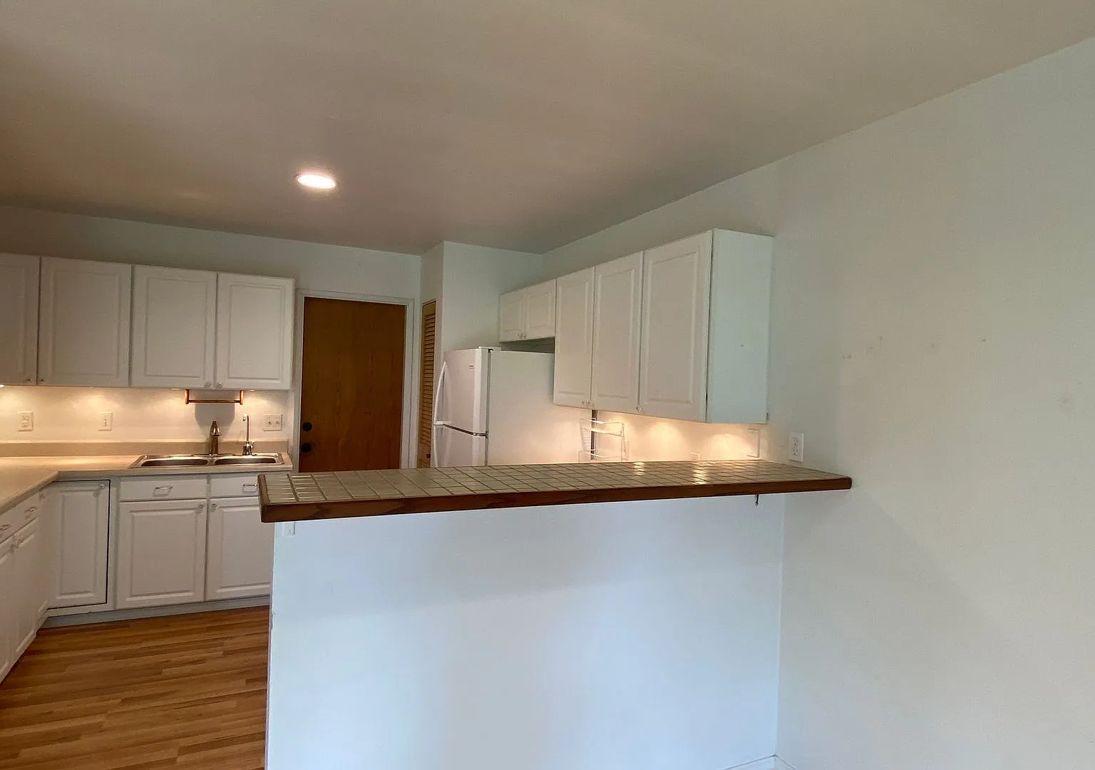 Charming 2-Bedroom 2-Bath plus Bonus Room Home for Rent in Waimea — Photo 4
