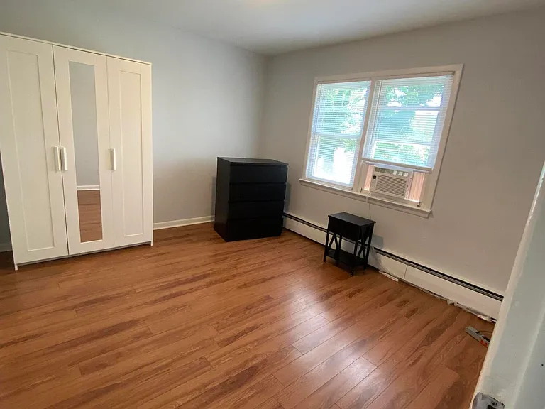 9 Howland Ave #2 — Photo 5