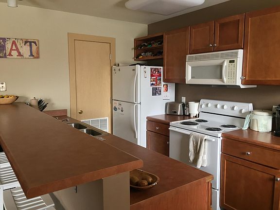 5th image of 129 N 10th St #405