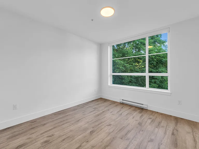 6338 King George Blvd #310 — Photo 8
