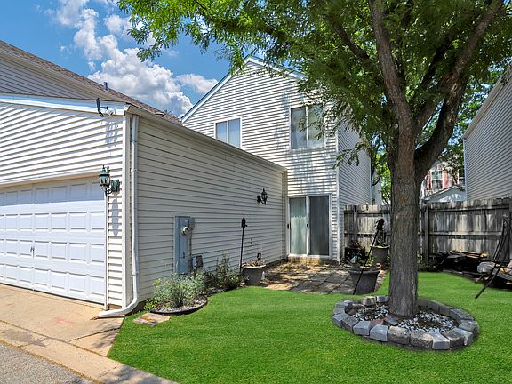 4th image of 1061 Symphony Dr