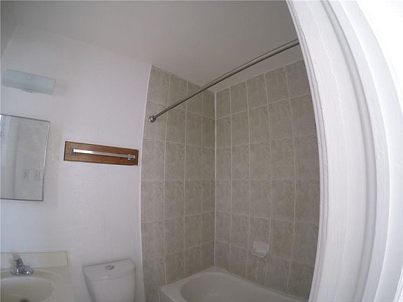 3rd image of 8907 Old County Dr APT 7