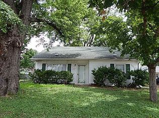 1218 E 14th Ave, Winfield, KS 67156