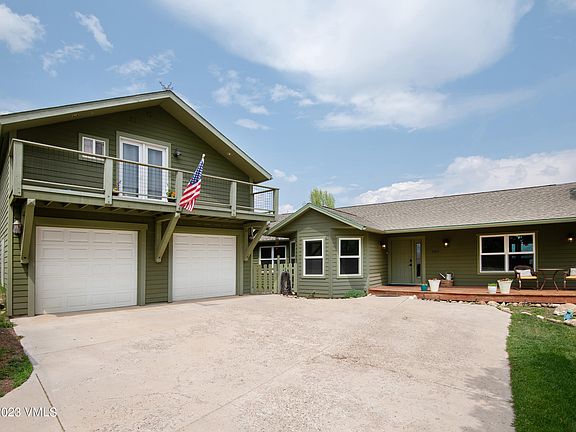 2nd image of 686 Mesa Dr