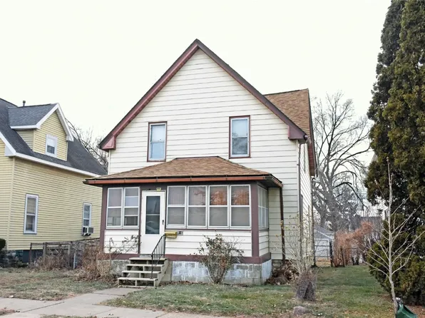 816 N St SW, Cedar Rapids, IA 52404