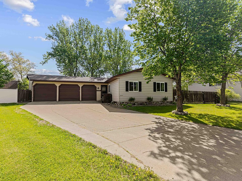 1st image of 2954 Heatherwood Cir S