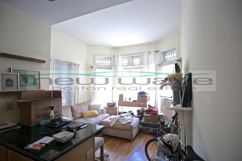 195-197 Commonwealth Ave — Photo 2