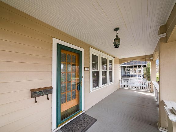 3rd image of 415 E Weber Rd