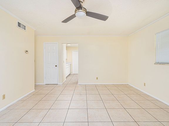 3rd image of 1495 Center Ave
