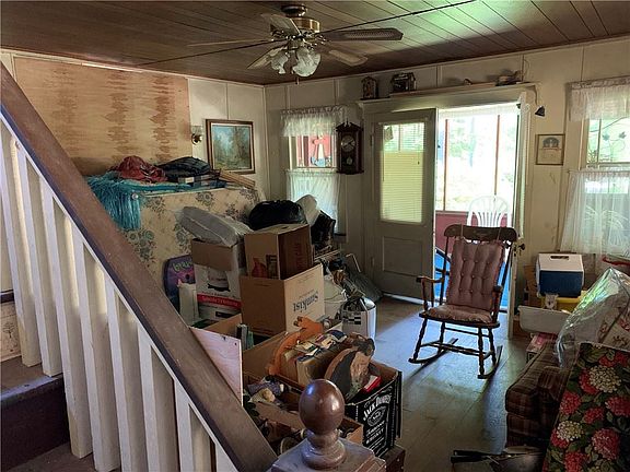 5th image of 23673 Lanch St