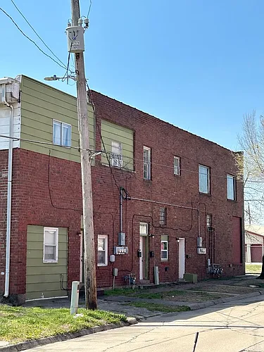 101 S Elm St Photo 1