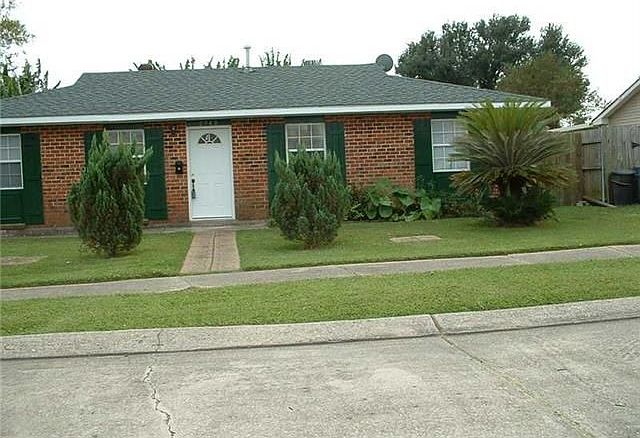 1st image of 2940 Brookwood Dr