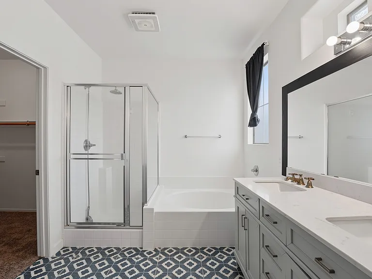 1886 E Don Carlos Ave #139 — Photo 28