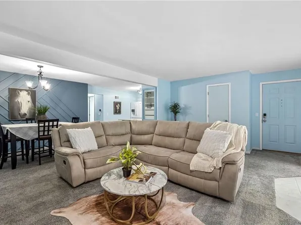 8337 Lowell Ave APT 1, Overland Park, KS 66212