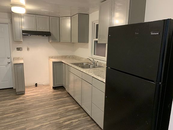 4th image of 4021 Woodcliffe Ave