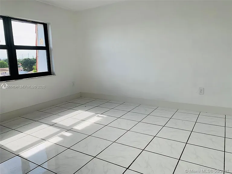 1325 W 68th St #514 — Photo 8