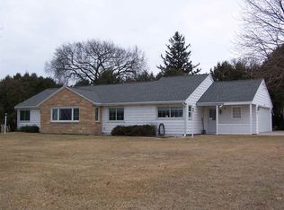 702 E 1st St, Grundy Center, IA 50638