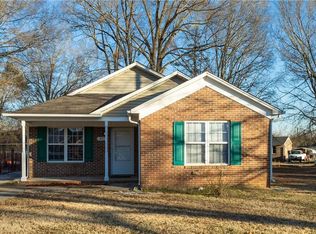 411 Wade St, Graham, NC 27253