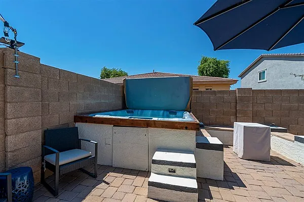 174 S Laguna Dr — Photo 43