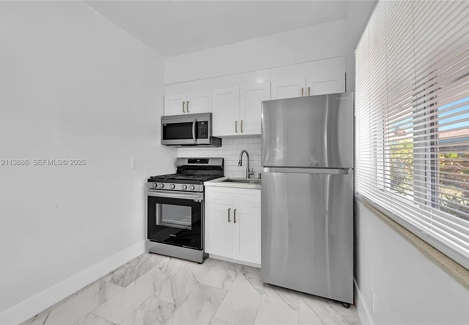 Hollywood South — Photo 2