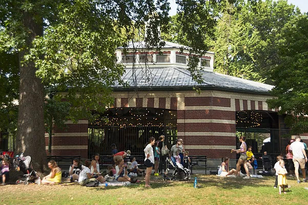 Rented by Lisa Management | media 7