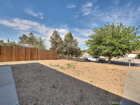 5th image of 15800 Inyo St