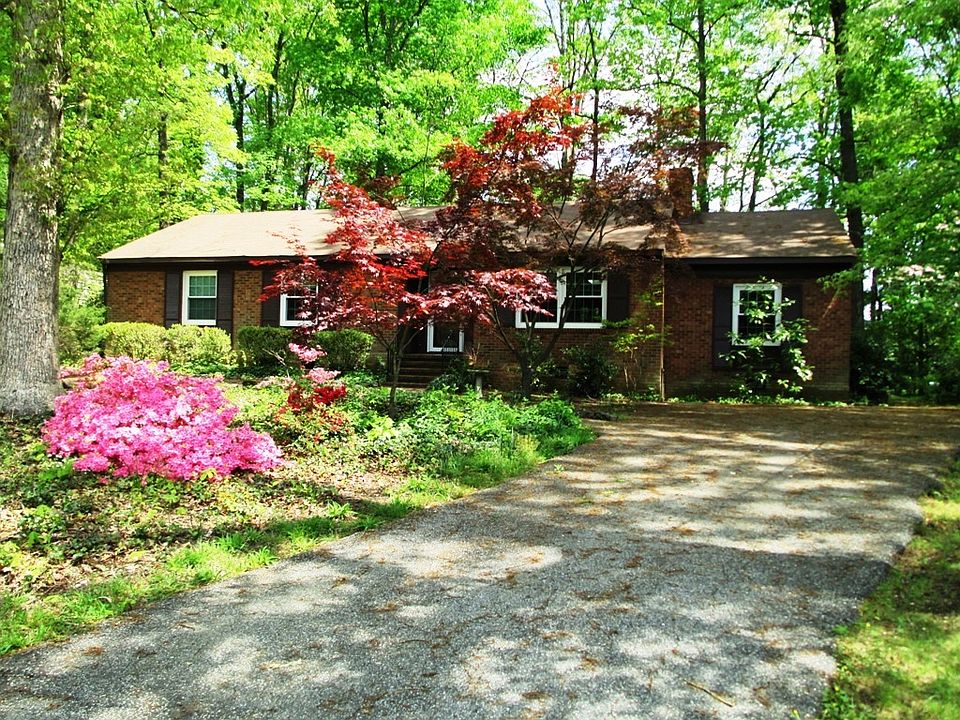 1st image of 604 N Elam Ave