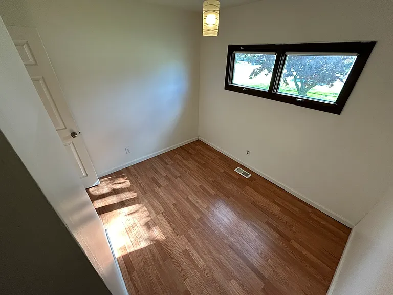 1882 Paul Dr — Photo 22