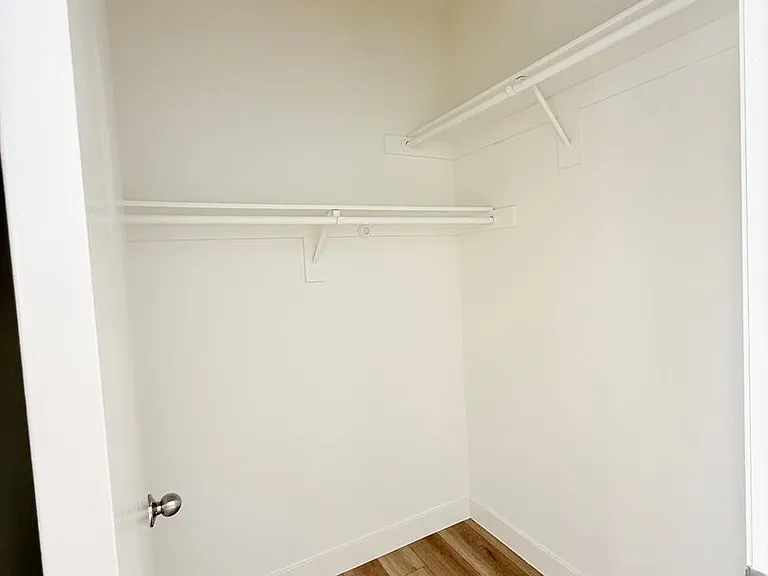 Perfectly situated 2 bedroom and 2 bathroom ! — Photo 51