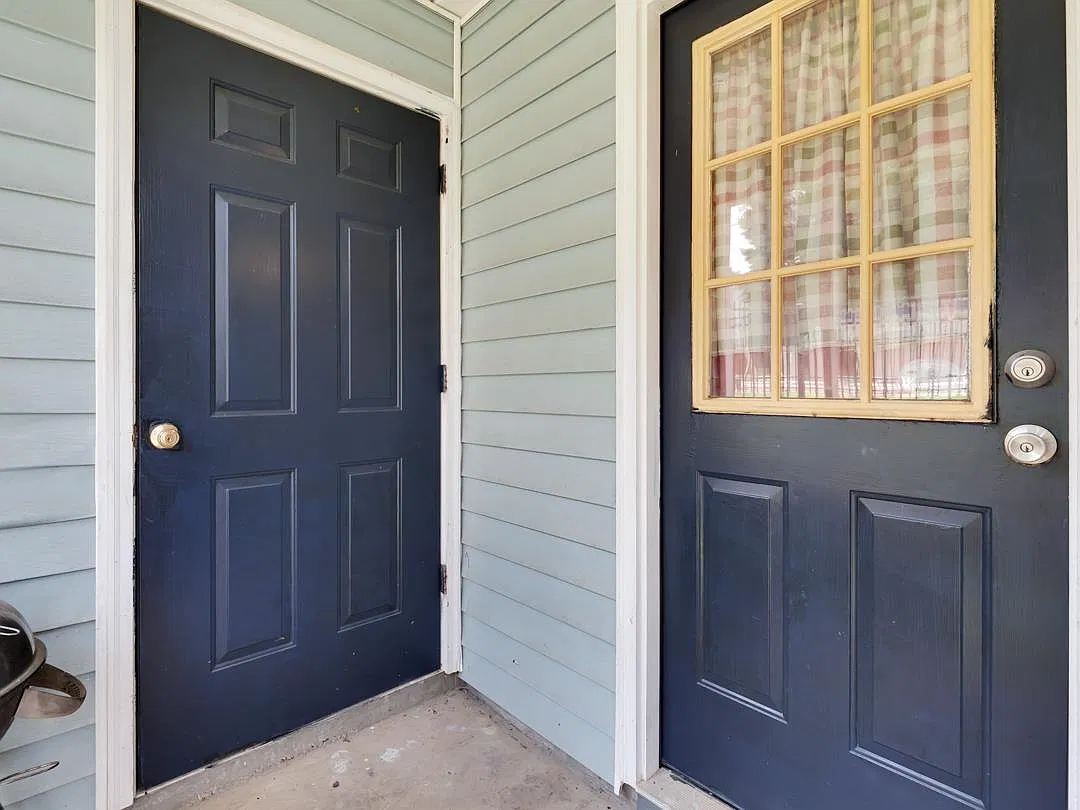 4 bed, 1248 sqft, $1,800 — Photo 1