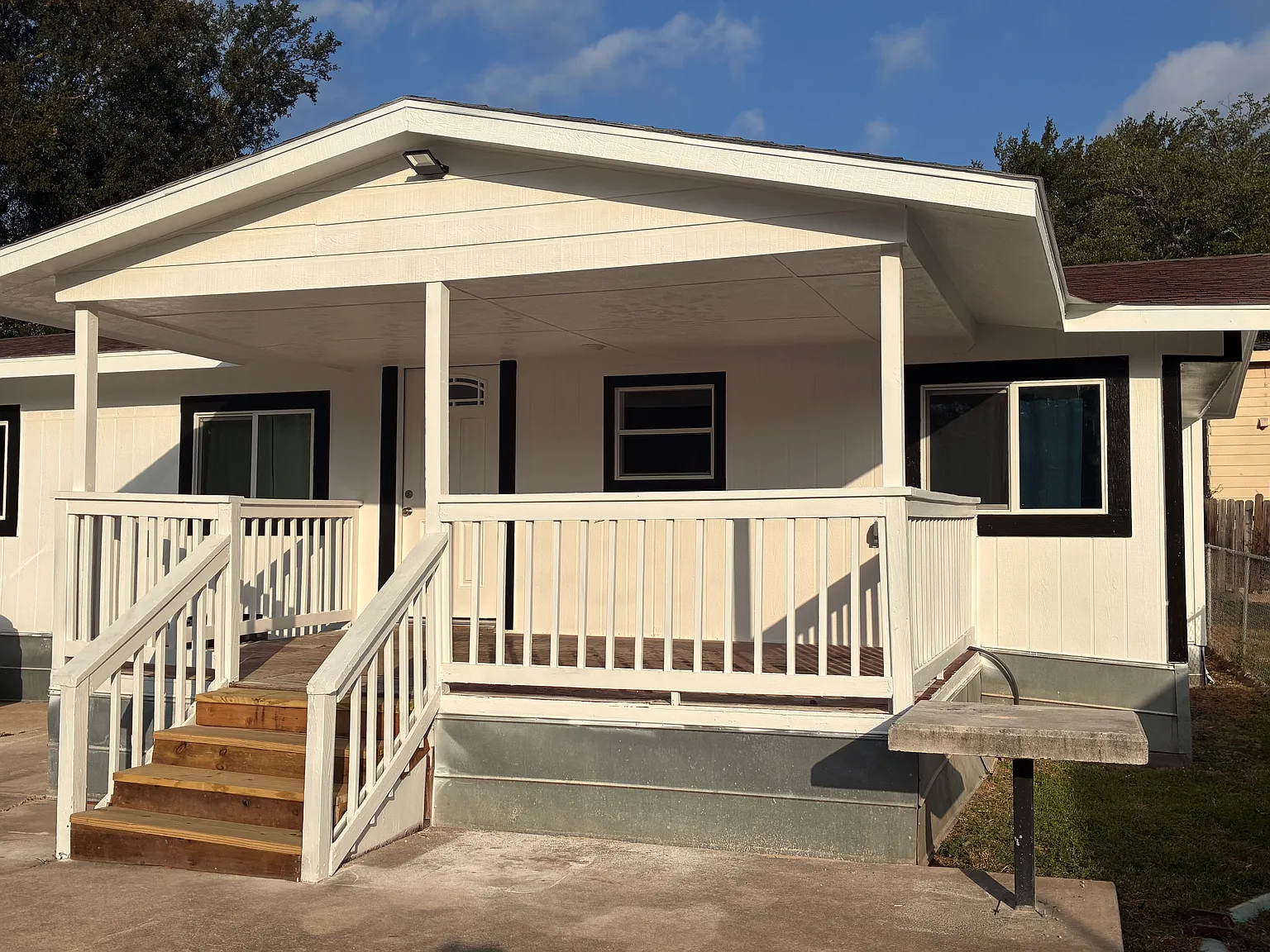 4 bed, 1596 sqft, $1,700 — Photo 2