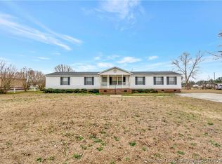 6746 N Chicken Rd, Lumberton, NC 28360