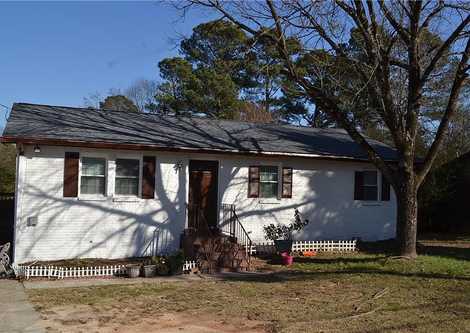 1st image of 555 Lee Byrd Rd